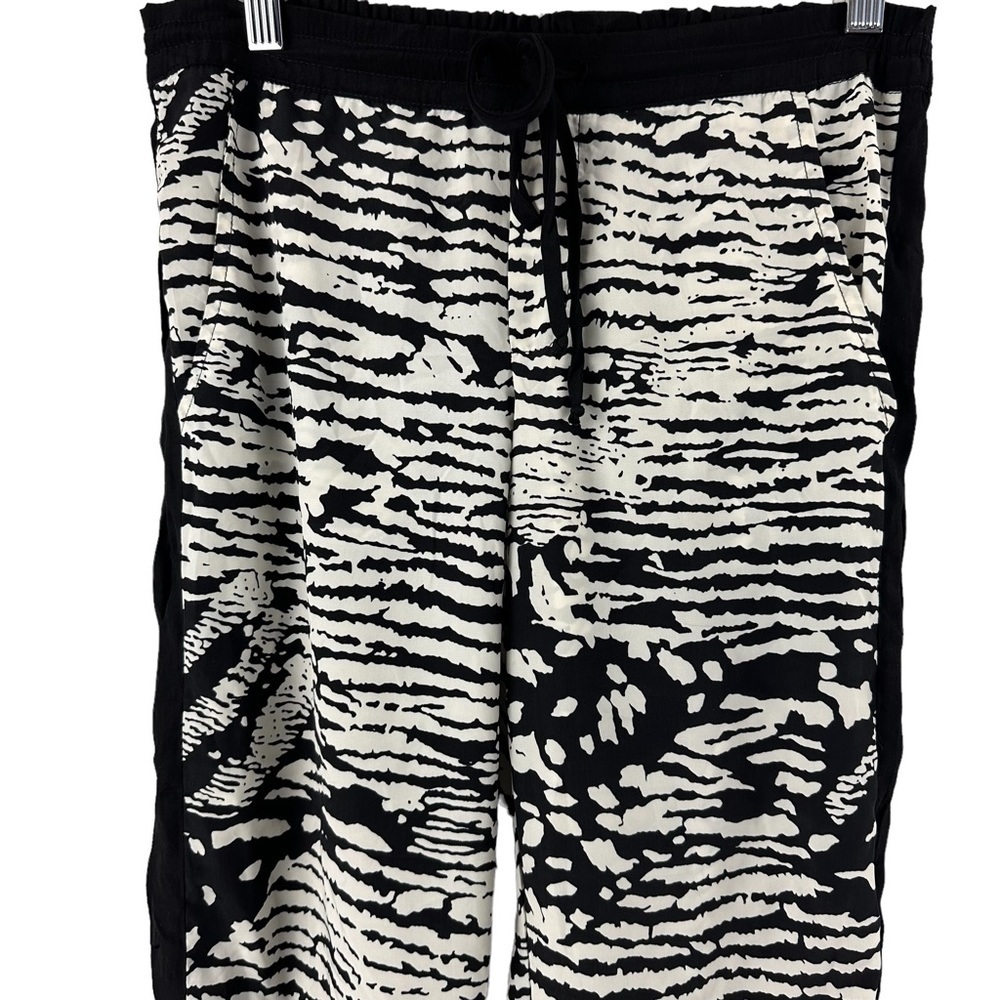 Harlowe & Graham Printed Pants - Picture 3 of 9